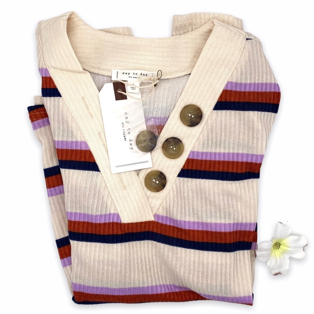 NWT Blu Pepper Day to Day V-neck Ribbed Sweater - Picture 12 of 13